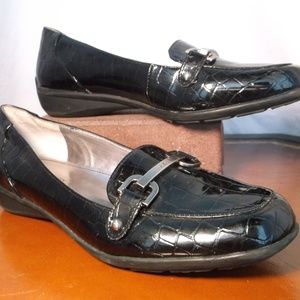 Anne Klein Women's Sz 9.5M US Gator Print Loafers